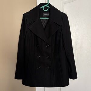 London Fog Women’s Classic Double Breasted Peacoat. Size Medium.